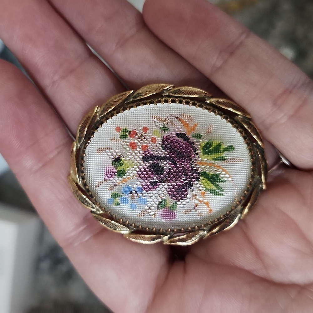 Vintage floral glass brooch